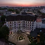 Epoque - Relais & Chateaux 5*