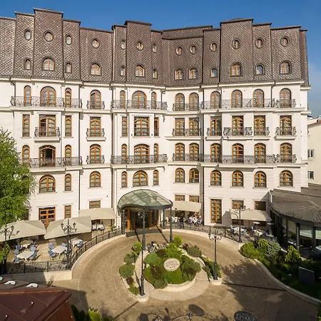 Epoque - Relais & Chateaux 5*