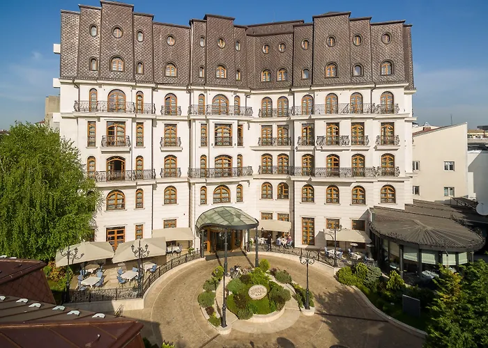 Epoque - Relais & Chateaux 5*